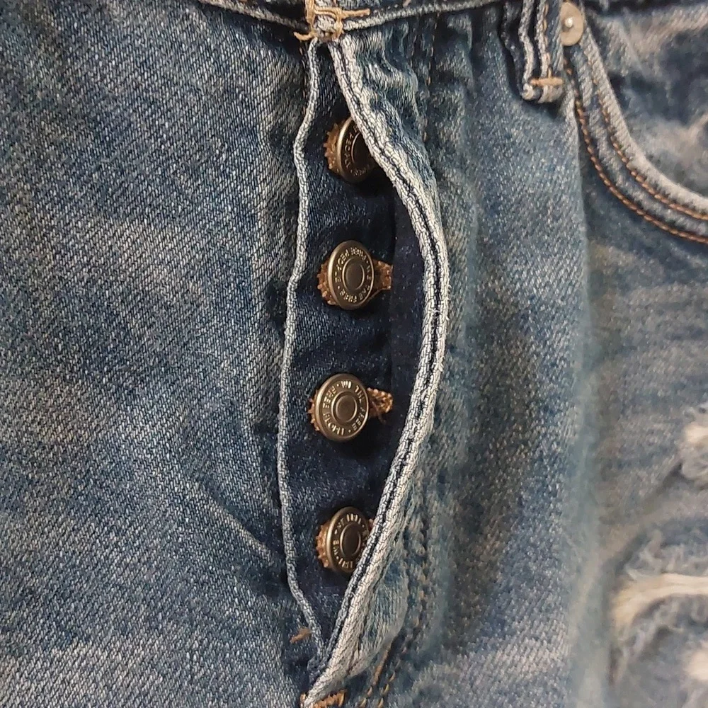 Free People, We the free. Mid Indigo Frayed hem distress shorts. W25 - Picture 3 of 5